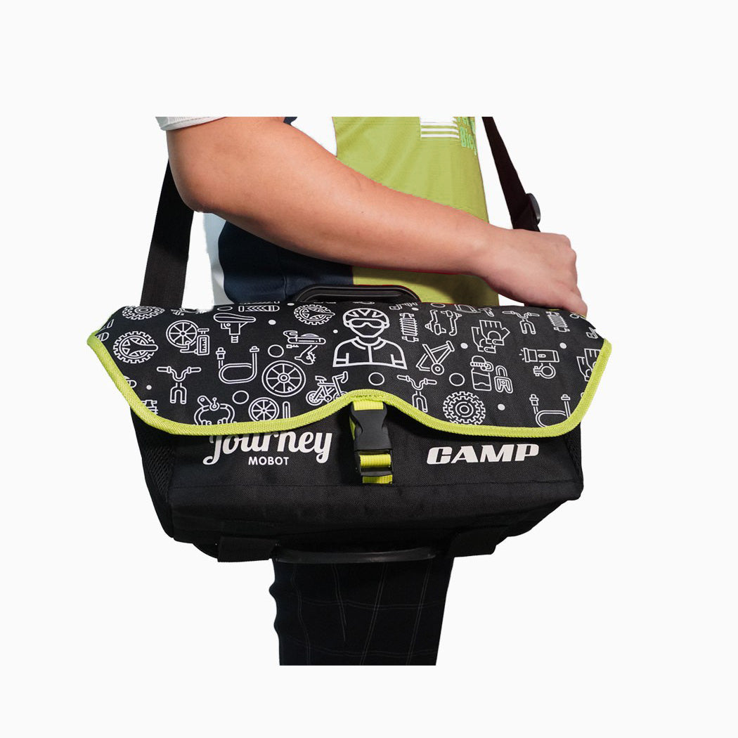 ROYALE Messenger Bag Medium